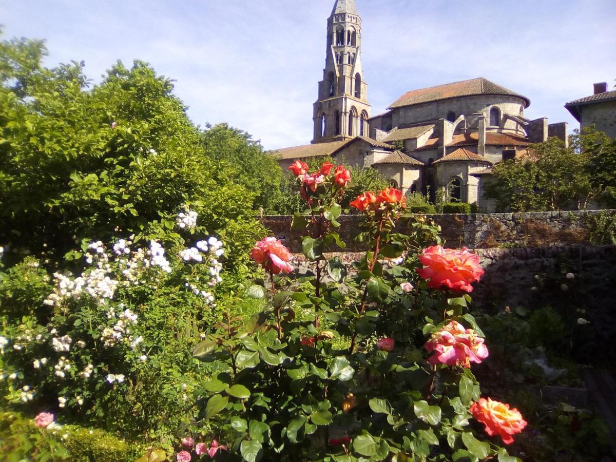 Chambre D Hote "Sous Le Clocher" Saint-Léonard-de-Noblat Esterno foto