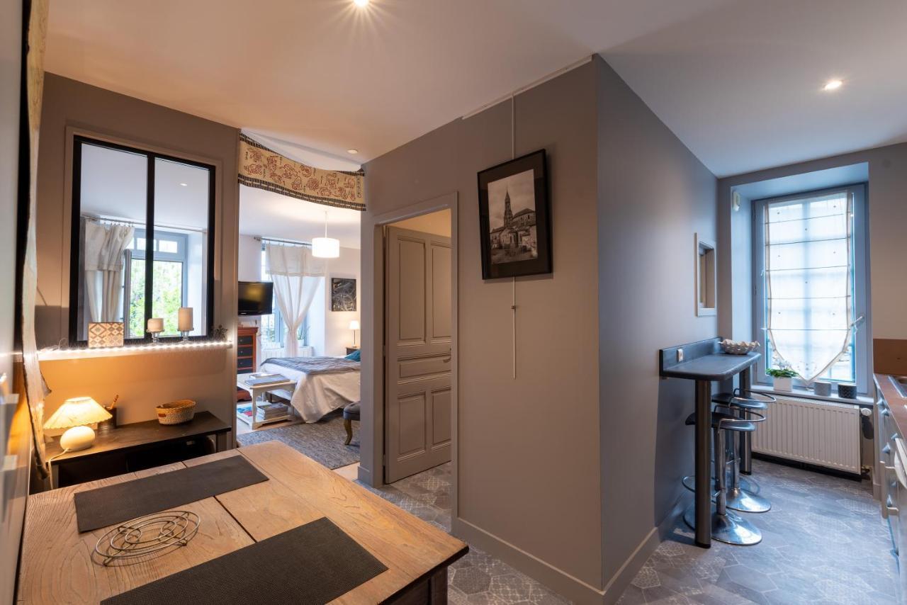 Chambre D Hote "Sous Le Clocher" Saint-Léonard-de-Noblat Esterno foto